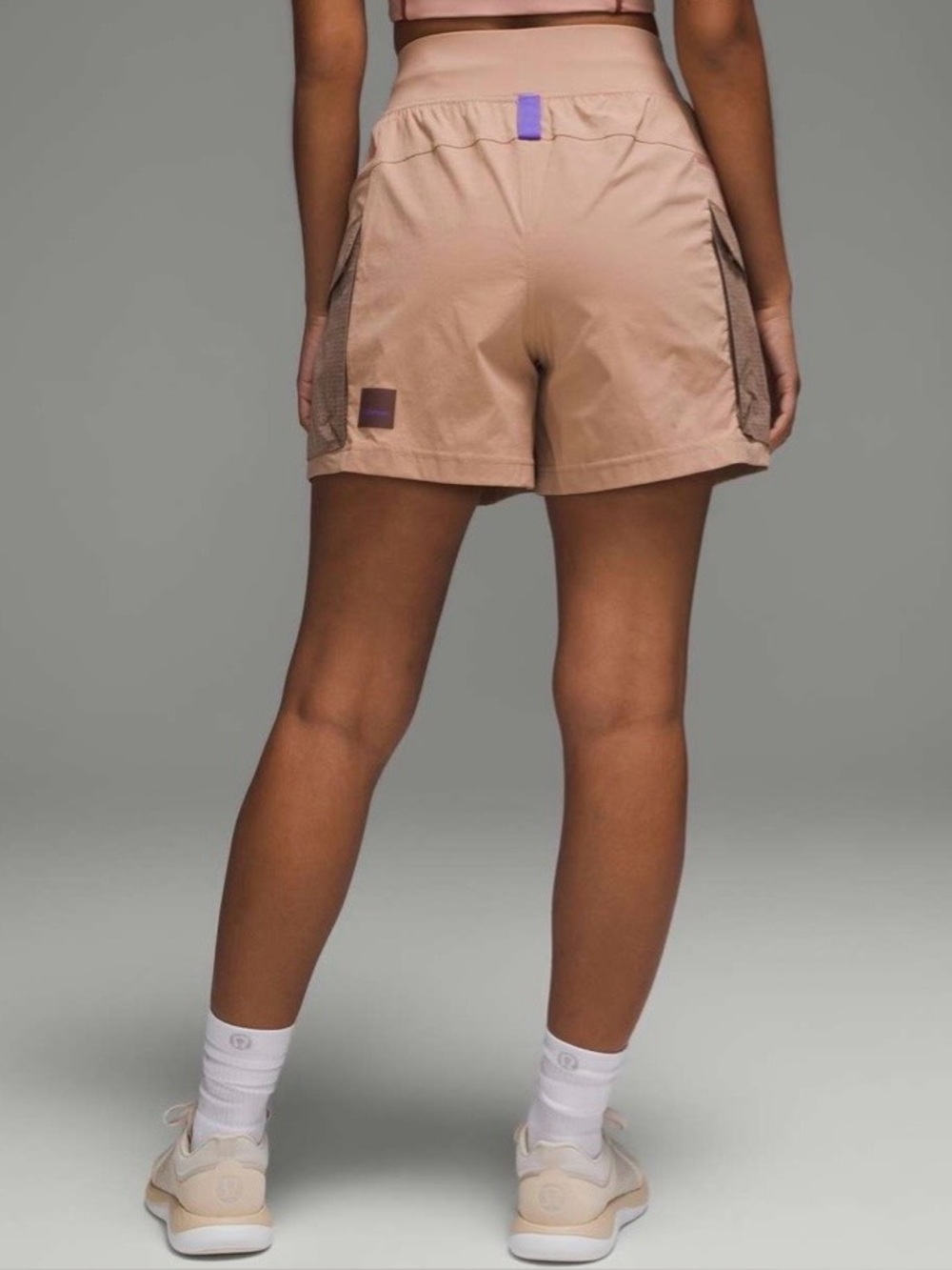 Lululemon Multi-Pocket Cargo High-
Rise Hiking Short 5" - Picture 2 of 6